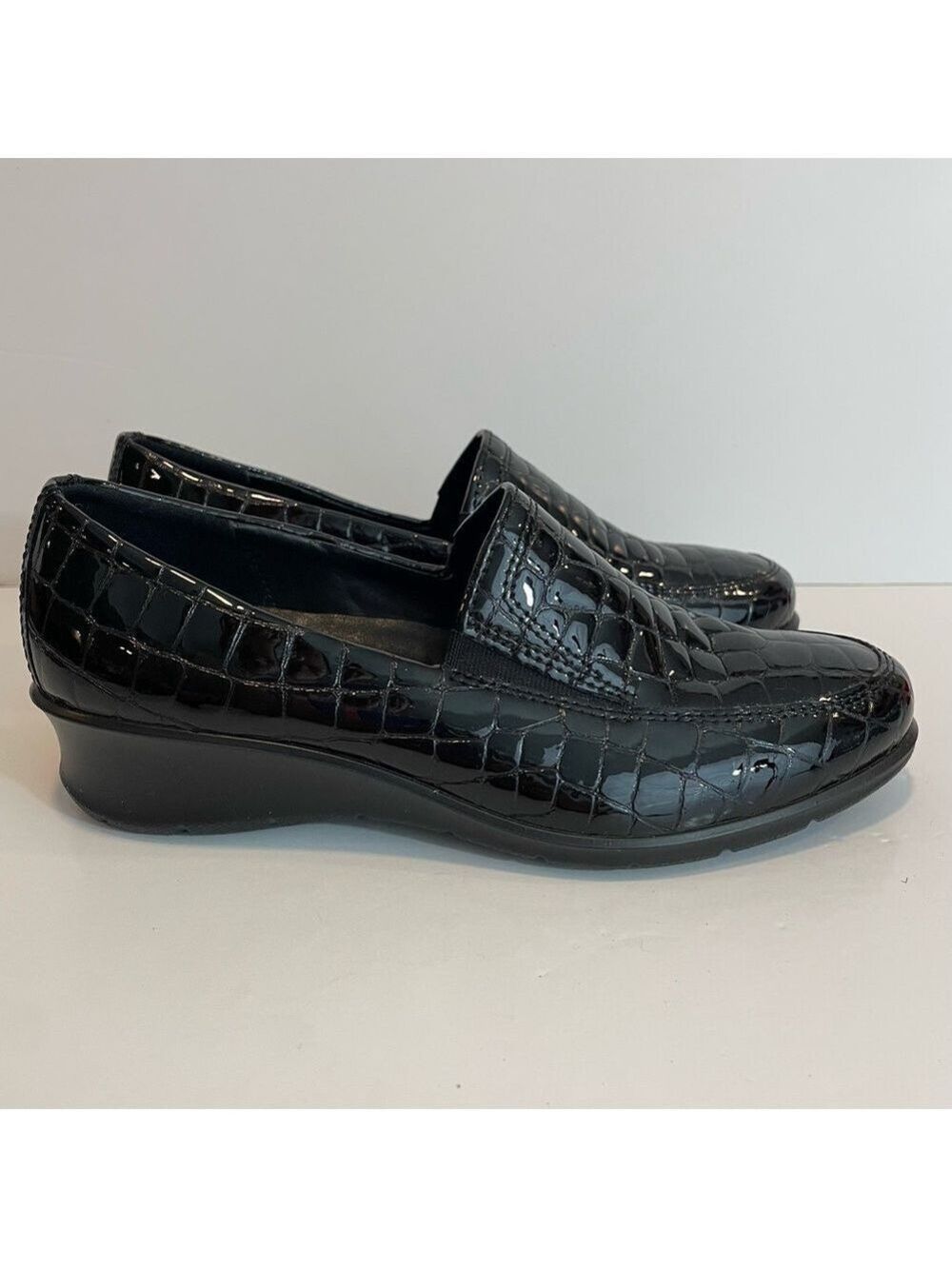 Ecco Felicia Leather Court Shoe Womens 5.5 Black Patent Croc Print Wedge EUC - Picture 2 of 13